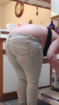 Buttcrack boşaltan bulaşık makinesini ortaya çıkarıyor