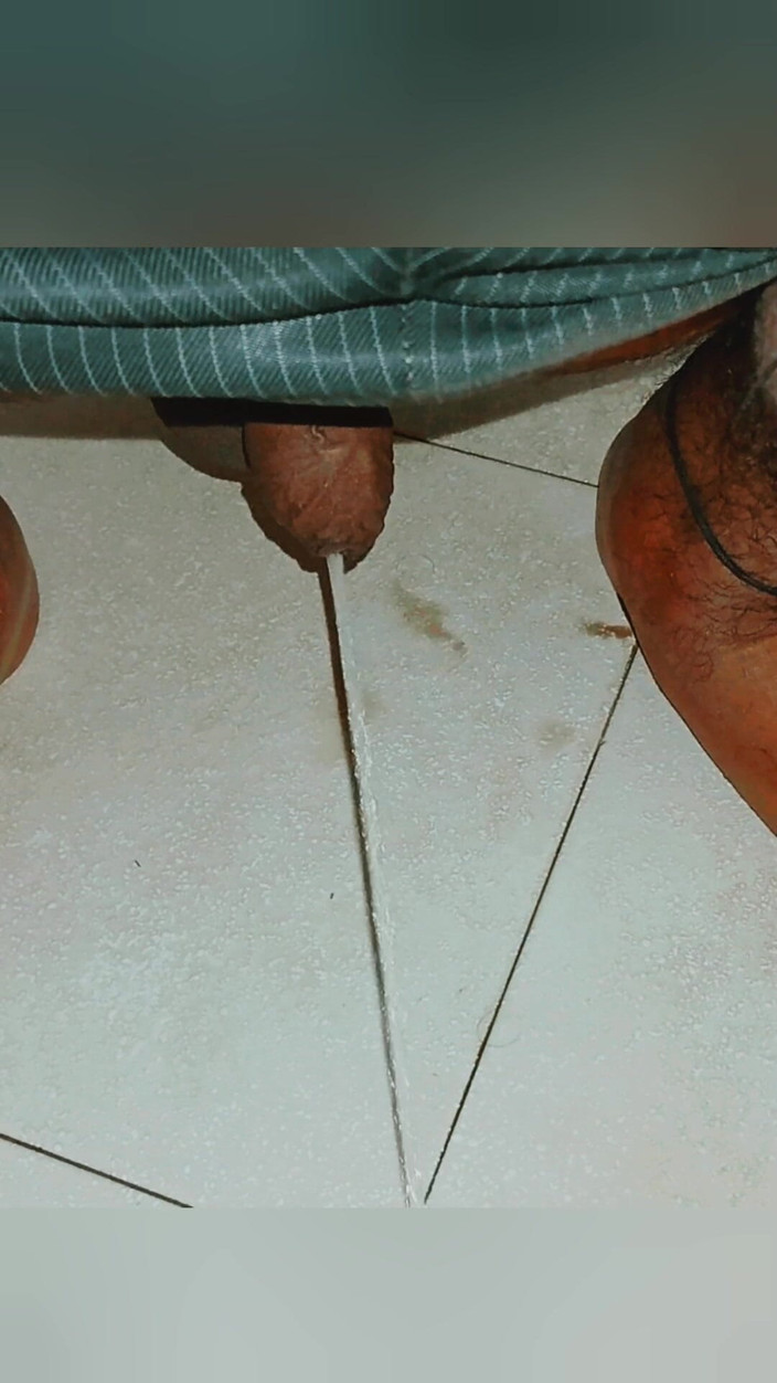 Hot sexy Sneha: Đi tiểu trong phòng tắm nữ