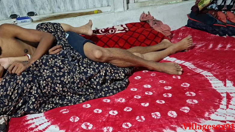 Villagesex91: Bini desi villge sebenar mengongkek batang besar dan menghisap mulut