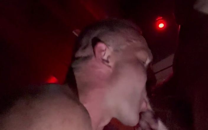 Troy White UK: Băiatul heterosexual este cu degetul pentru prima dată!