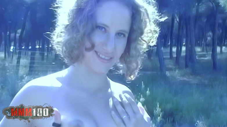 MMM100: Anna: la bella piccola anna fa uno spogliarello caldo