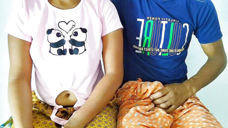 Fuckkkker: Evli olmayan kız büyük penisin ve amcığın heyecanlandığını gördü ve...