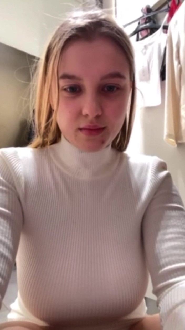 JuiceLussie: Fucking in the Fitting Room
