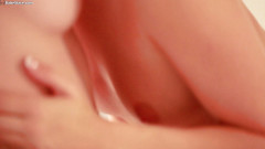 Lesbian Babe Stare: Due lesbiche sexy in lingerie si masturbano tra di loro