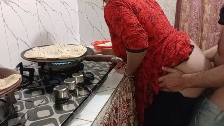 QueenbeautyQB: Indická nevlastní máma sex video v kuchyni
