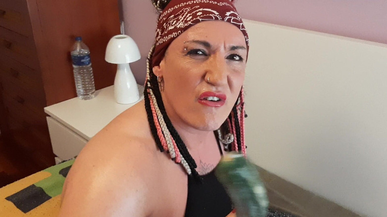 Danaxmuscles: Я жестко трахаю свое очко