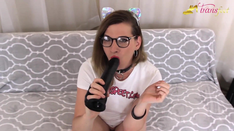 Trans and Cross-Dressers Feet: ジェイミー・フレンチは白いストッキングで肛門オナニーをしています