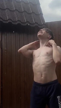 399581438682341376.mp4