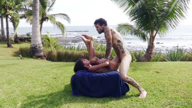 Burning Angel: BurningAngel - janice Griffith fickt im urlaub kleine hände