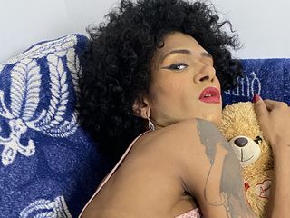 Mirella Diniz: Musen Louise Boucher kom för att träffa Mirella Diniz Productions