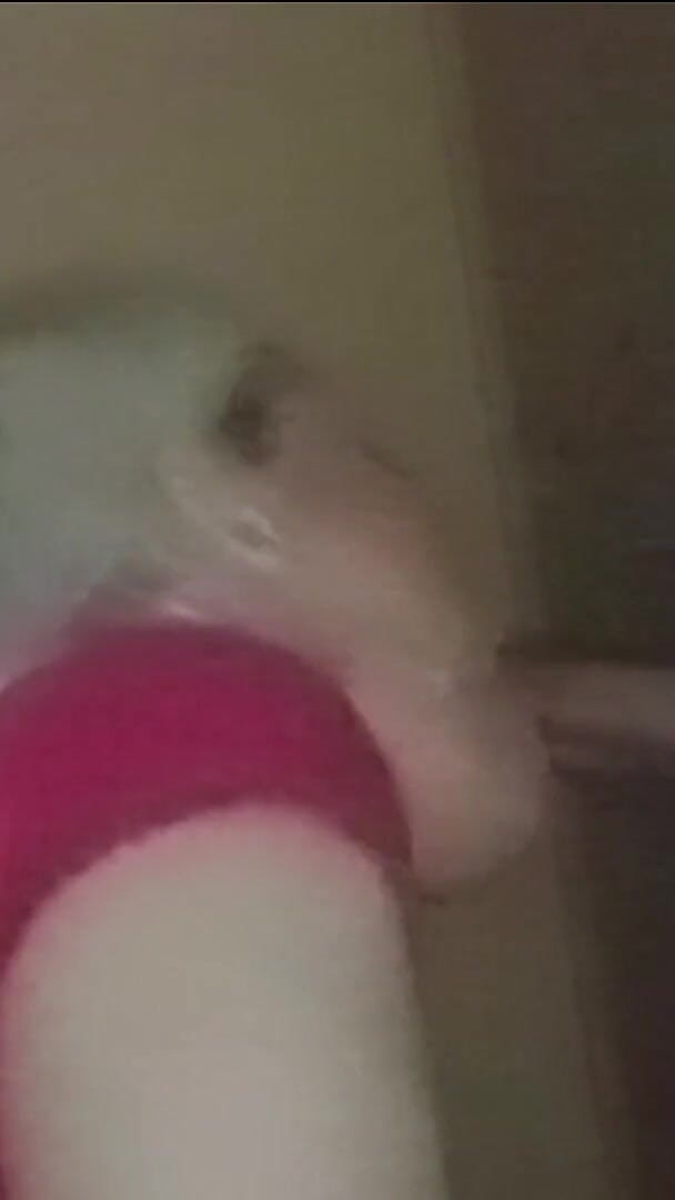 Sexy Blonde Gloryhole (Nefertiti) Sexy Blonde Gloryhole (Nefertiti)