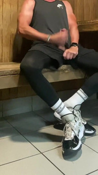O altă încărcătură de spermă în saună de la JockDad87