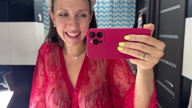 Hottie goddess: Phlegm spuckritual