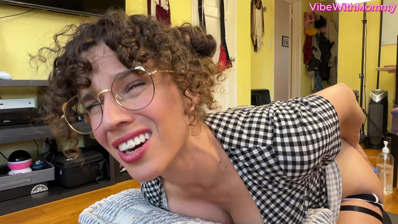 VibeWithMommy: Yoga JOI Ass Worship