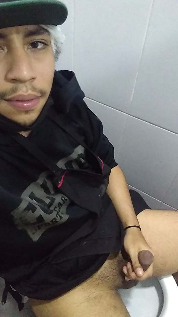 AlexAlejandro13: Dělám tě nadrženým v koupelně