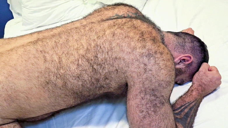 Gianni Gio: 毛むくじゃらで耐久性のあるお尻