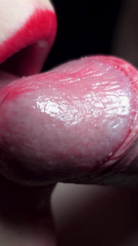 Nahaufnahme: Sinnliche Rote Lippen Bringen Deinen Schwanz Zum Kommen Im Mund! Bester Echter Schlampiger Blowjob Asmr