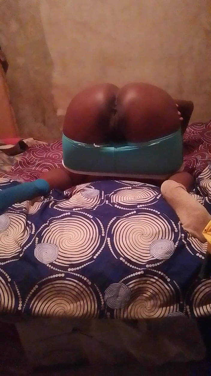 Trippleslut: Încerc să joc ca o curvă cu corpul meu sexy