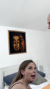 Milf recebe cu fodido na frente do marido chocado