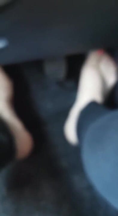 BadCat: Driving instructor with sexy pedicure teaches how to drive