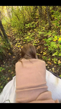 Un Inconnu M’a Attrapée Dans Le Bois Et M’a Éjaculé Dessus