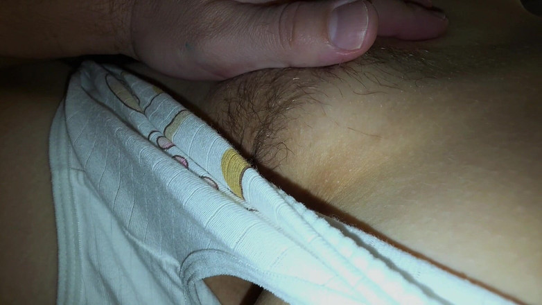 Gigi oficial: 彼女はシリーズの次のエピソードを夢見ていますが、より大きなペニスの夢は見ていません