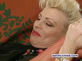 Fisting milfs lesbian party