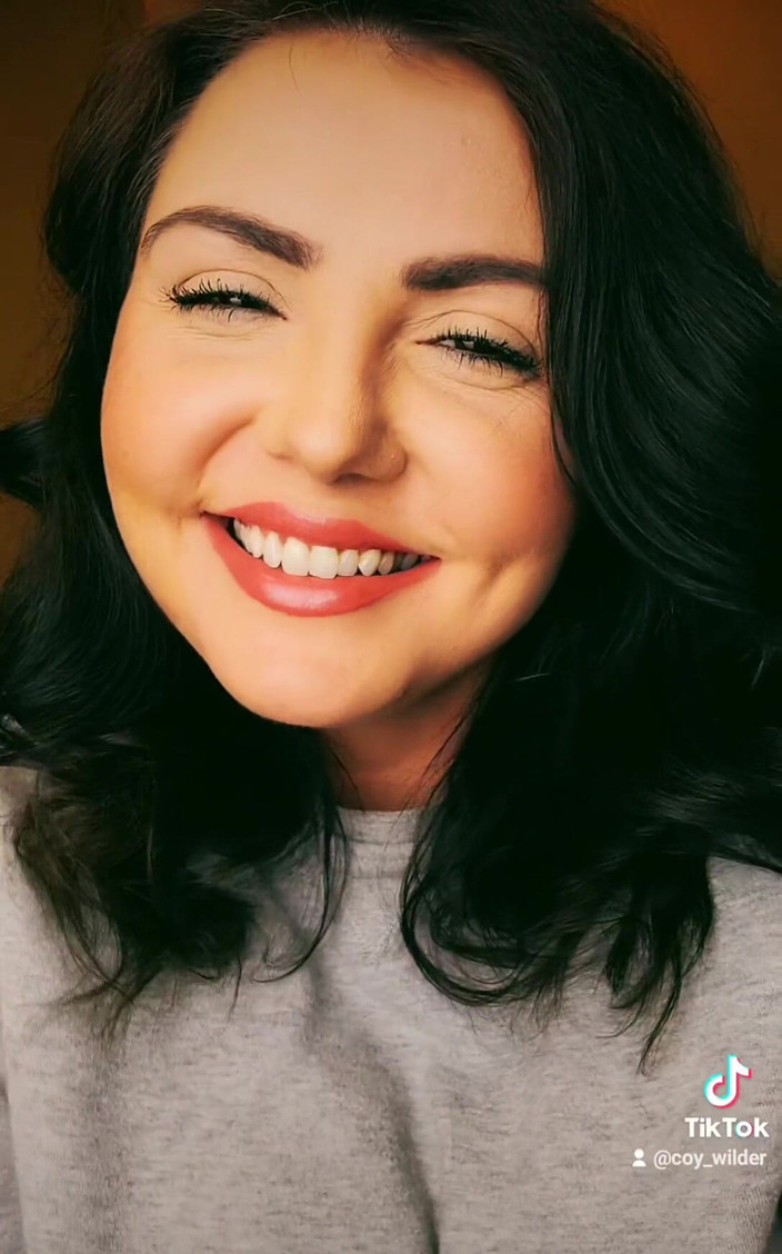 CoyWilder: Víš, že jsem stydlivá?