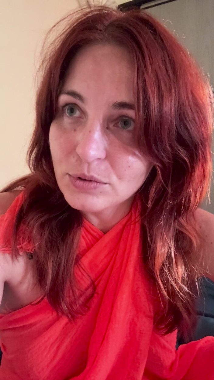 Elena917: Ich erzähle über meine Reise 5 nach Europa, um fans zu treffen