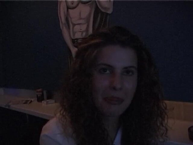 Lucky Cooch: Cette MILF adore le bondage suspendu et les jouets