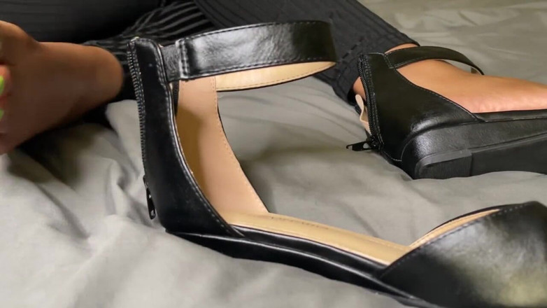 Pink Foxx: MILF Desliza Lentamente Dos Apartamentos Na Cama