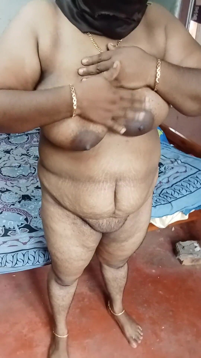 Bedroom: Indian Anty Bigg Pussy Water Pumping