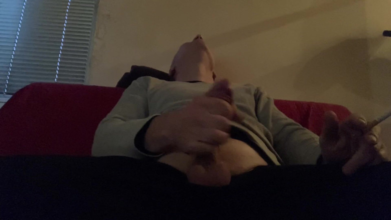 Alex Igogo: Fumer et se masturber