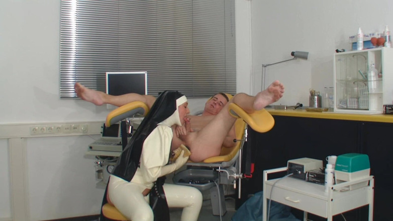 Rubber & Clinic Studio - 1ATOYS: Збочений анальний іспит