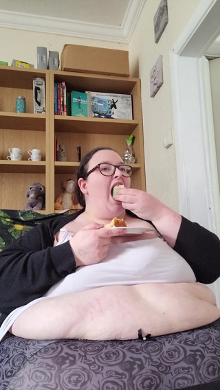 SSBBWLadyBrads: Mmm taart