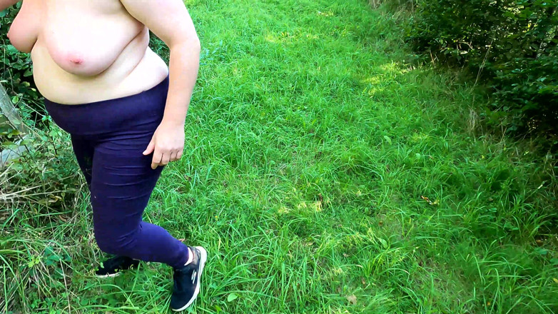 Bouncy Tits Action: Clamps on Nipples and Whipping Her Tits in the Woods