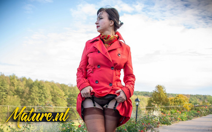 Mature NL: Voyeuristic Wanilianna Masturbates Herself After Going Outside for a Walk