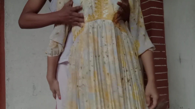 Deshi women: เย็ดสาวโสดที่บ้านฟาร์ม