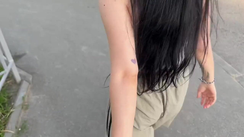 LuchCrush: Ran Into a Girl I Know at the Bus Stop...