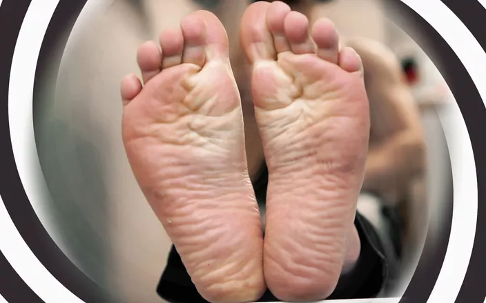 CashmasterAngel: Training Drools Over Stinky Feet