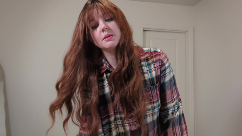 Housewife Ginger: Позволили бы твоей сводной сестренка помочь тебе принять фото хуя?