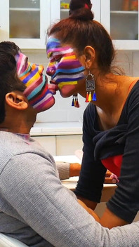 Soție sexy îl înșală pe soț pentru tânăra casnică 1