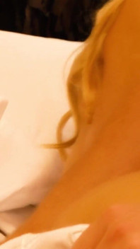 Alysha Rylee tem um one night stand com um garanhão quente que fode sua bunda