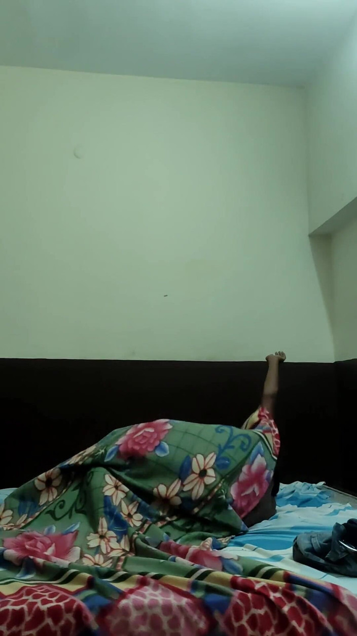 Hindiaudioadda1: Des amants s’amusent secrètement dans la chambre