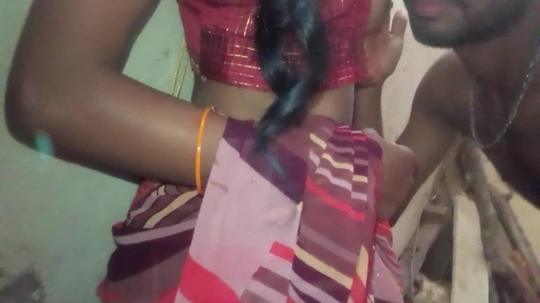 Premi pooja: Indian Desi Village Girlfriend and Boyfriend Fucking Oldest House Hotel...