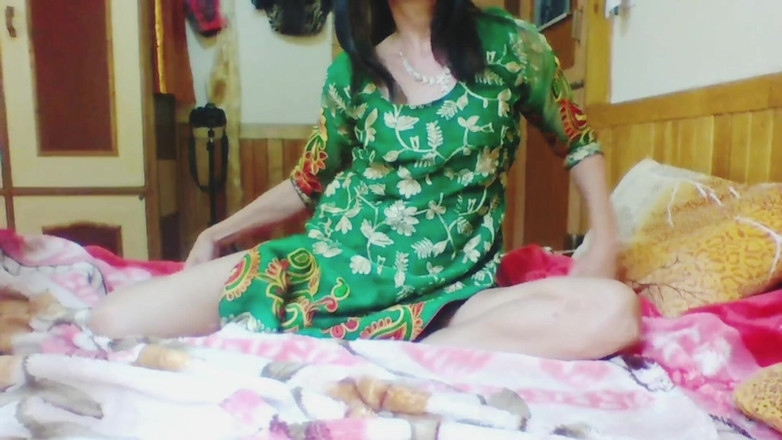 Bolly Karma: I Was Lucky to Be with a Beautiful Slutty MILF