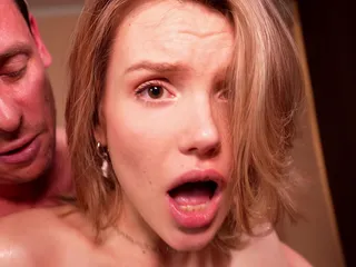 Даже если будет больно, отчим, я хочу это! - худенькую блондинку трахает в задницу ее отчим