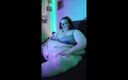 SSBBW Lady Brads: Massaggio con olio di pancia per una dea grassa