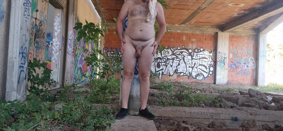 Mirko2589: All Naked on a Construction Site