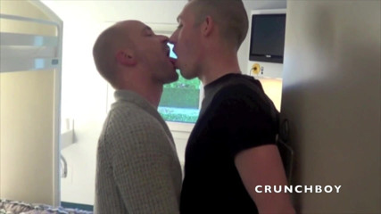 Crunch Boy: fodida por Straigh curiosa no quarto de hotel